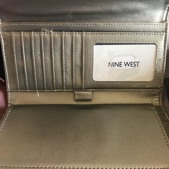 COPY - Nine West wallet- powder pink - Picture 3 of 4